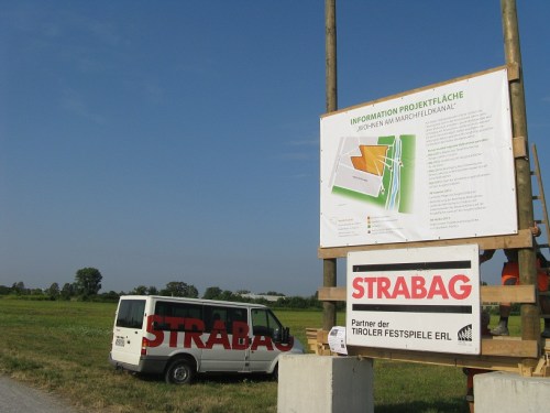 Monsterschild am Marchfeldkanal visualisiert Zieselumlenkung beim Heeresspital