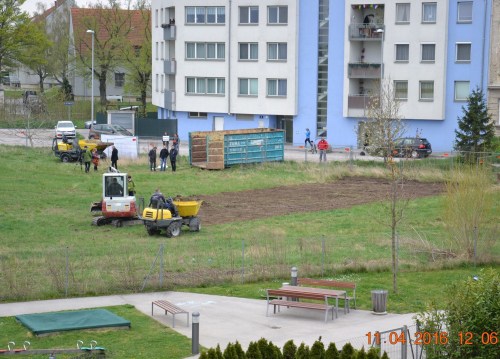 Bagger am Ziesel-Feld - 20160411